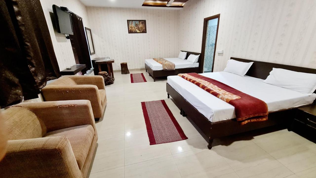 Hotel Hk Continental Amritsar Exterior photo