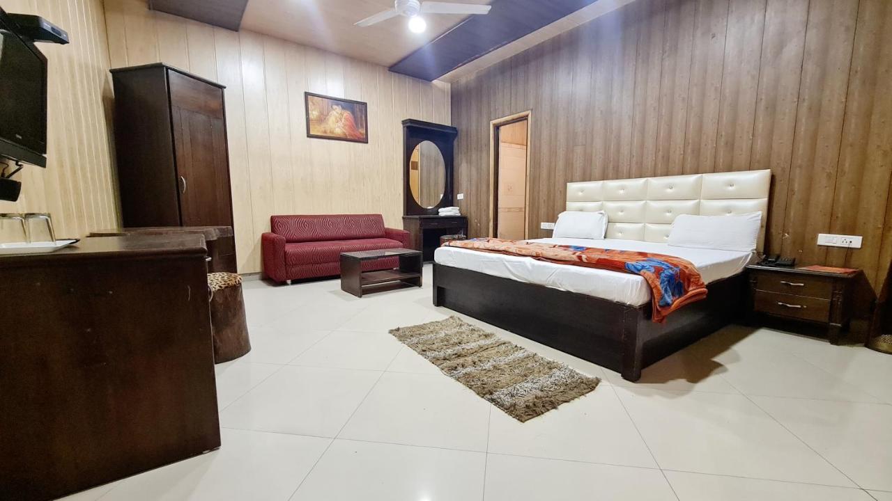 Hotel Hk Continental Amritsar Exterior photo