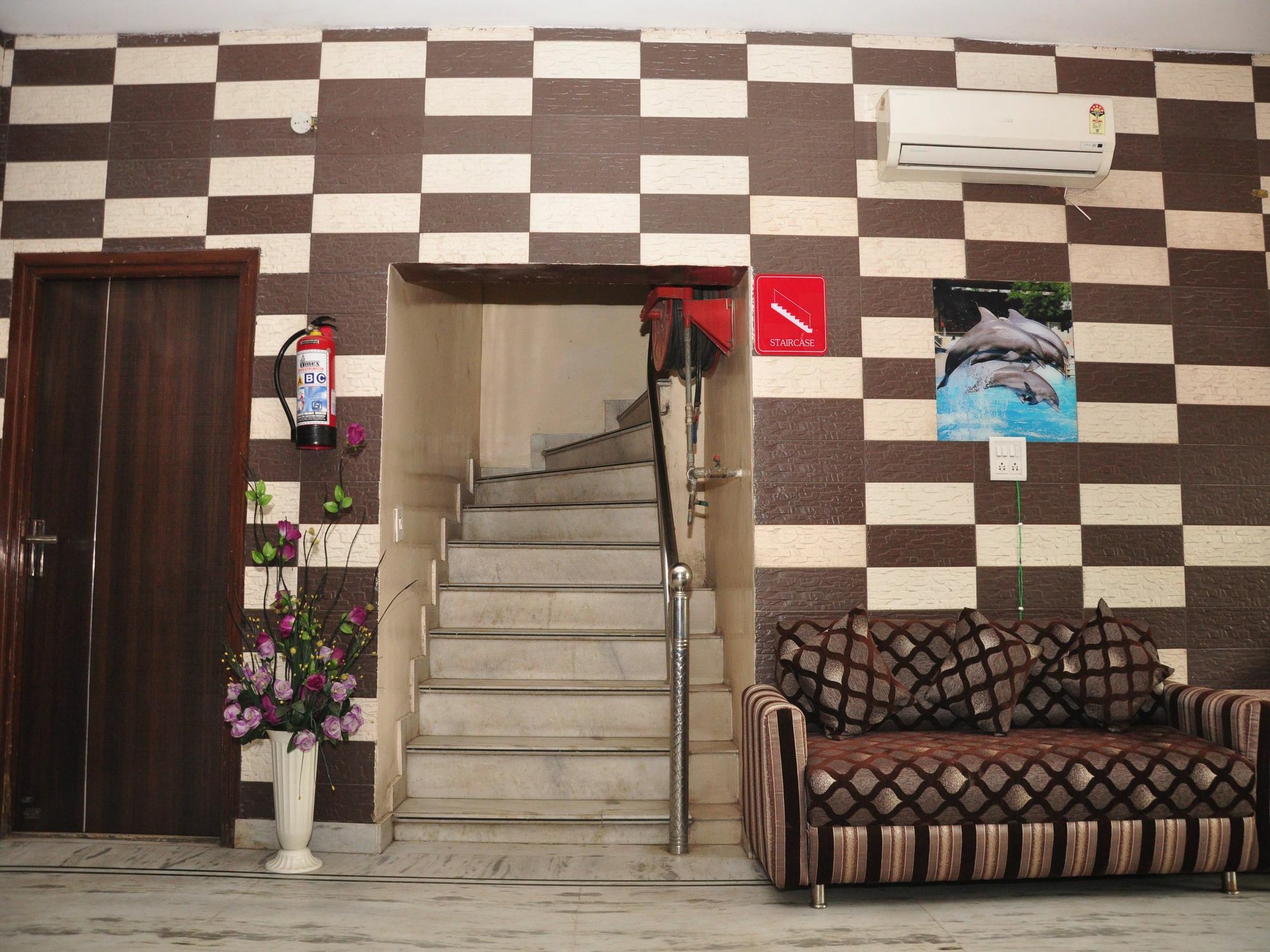 Hotel Hk Continental Amritsar Exterior photo